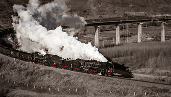 《腐蚀》新篇章:揭秘神秘铁路网络与惊险滑索探险 《腐蚀》新篇章:揭秘神秘铁路网络与惊险滑索探险