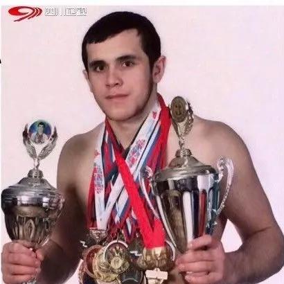 《英雄联盟2》震撼来袭，拳头新游改写传奇再创新高