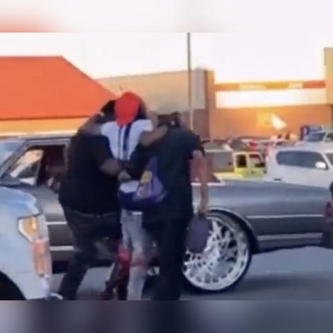 《三角洲行动》战场医疗枪击瞬间集锦，实战技巧大揭秘！