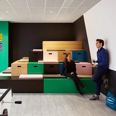 Z世代社交新风向:游戏成主流互动新宠 Z世代社交新风向:游戏成主流互动新宠