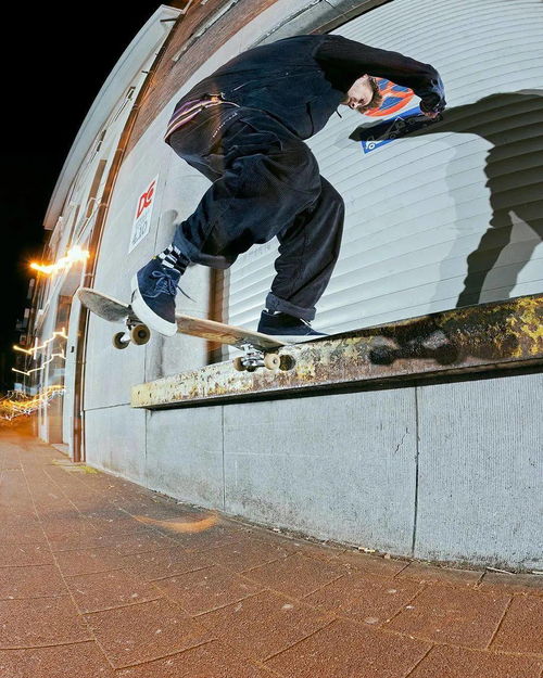 滑板魅力引沮丧,创新体验《滑板故事》新篇章 滑板魅力引沮丧,创新体验《滑板故事》新篇章