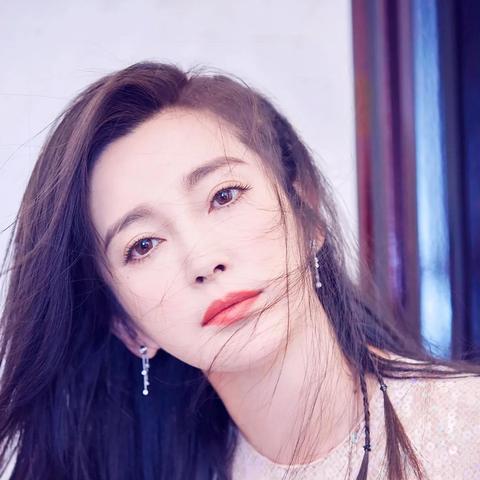 盘点热门女性主角：游戏大全中的魅力风采解析