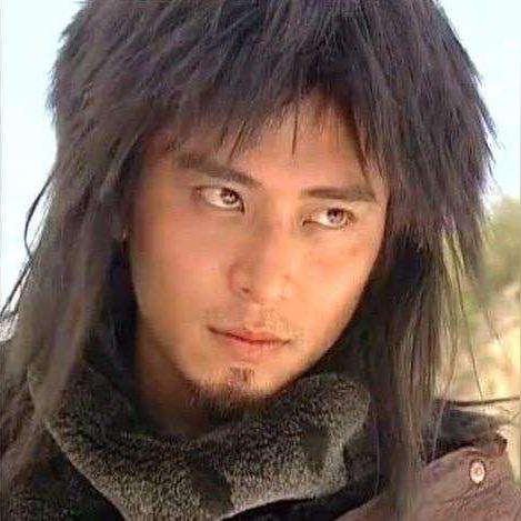 龙元巅峰：揭秘首位高级修真传奇成就者