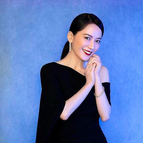 热门恋爱养成游戏盘点：最新人气排行揭晓，心动之旅推荐！