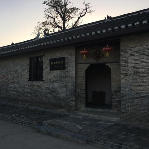 轻松掌握团队领导权：和平精英换队长新攻略