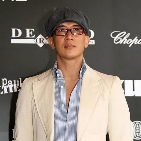 热门自创角色游戏盘点：揭秘人气巅峰之作