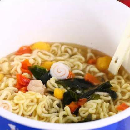 《泡面香浓》办公新体验，揭秘《抵抗者》工作室独特魅力