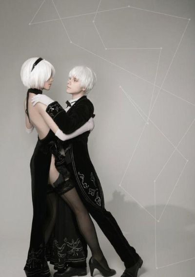 白发侧颜绝美COS《暗区突围》余霜，暗黑风格新演绎