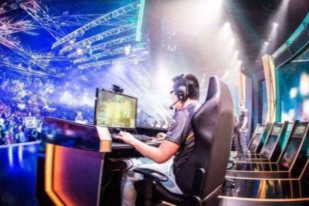 电竞巅峰盘点:十大经典游戏,揭秘热门电竞新风向 电竞巅峰盘点:十大经典游戏,揭秘热门电竞新风向