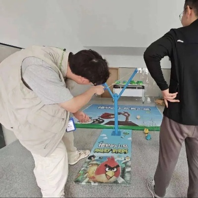 童趣游戏助力青年，趣味解压职业倦怠新体验